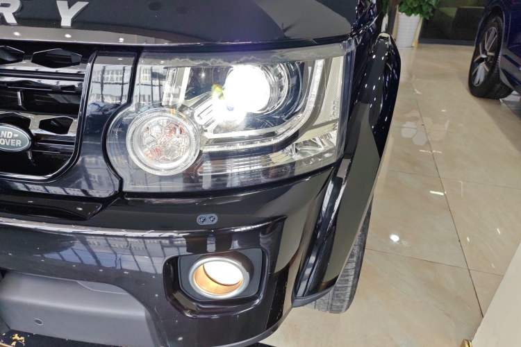 Used Land Rover Discovery 2016 3.0 SC V6 HSE Left Front Headlight