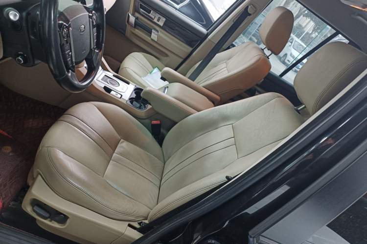 Used Land Rover Discovery 2016 3.0 SC V6 HSE Left Front Seat