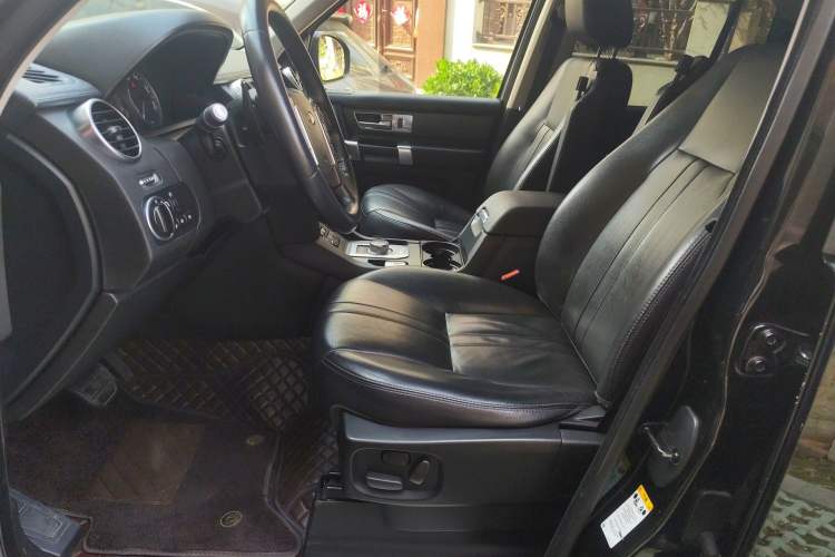 Used Land Rover Discovery 2016 3.0 SC Obsidian Black Heritage Edition SE Left Front Seat