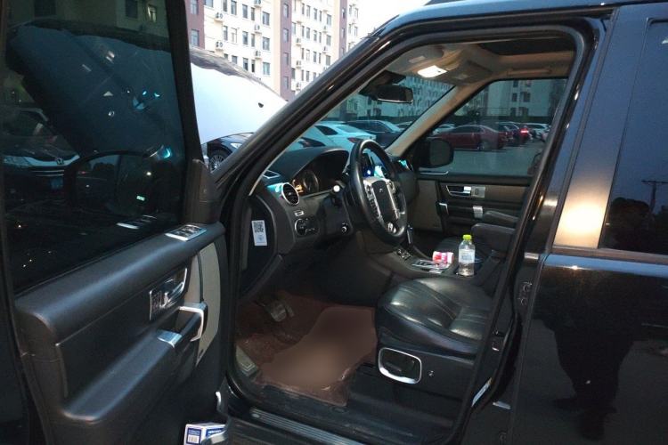 Used Land Rover Discovery 2016 3.0 SC V6 HSE Left Front Seat