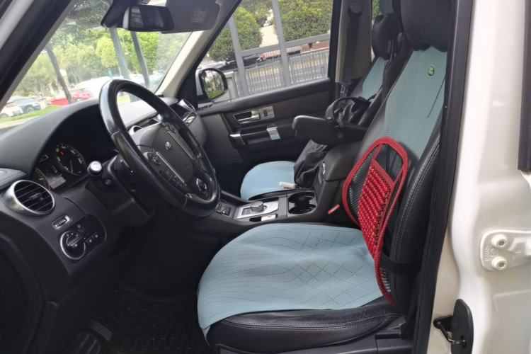 Used Land Rover Discovery 2016 3.0 SC Obsidian Black Heritage Edition SE Left Front Seat