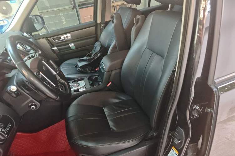 Used Land Rover Discovery 2016 3.0 SDV6 Black Edition HSE Diesel Version Left Front Seat