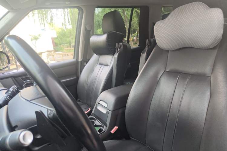 Used Land Rover Discovery 2016 3.0 SC V6 HSE Left Front Seat