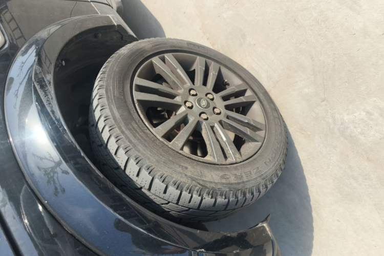 Used Land Rover Discovery  Left Front Wheel Hub