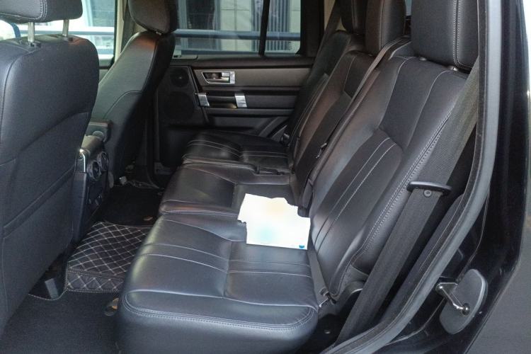 Used Land Rover Discovery 2016 3.0 SC Obsidian Black Heritage Edition HSE Left Rear Seat