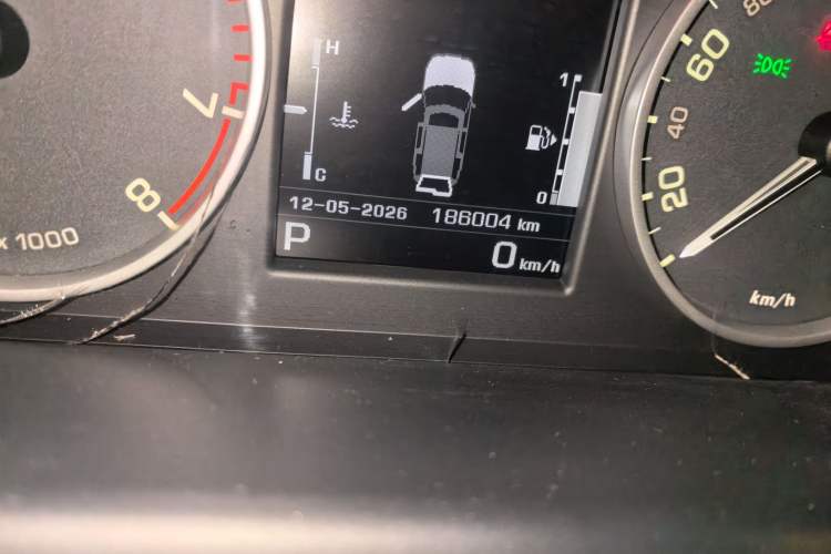 Used Land Rover Discovery 2016 3.0 SC V6 HSE Odometer Close Up