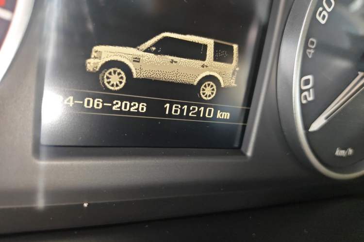Used Land Rover Discovery 2016 3.0 SC V6 HSE Luxury Odometer Close Up