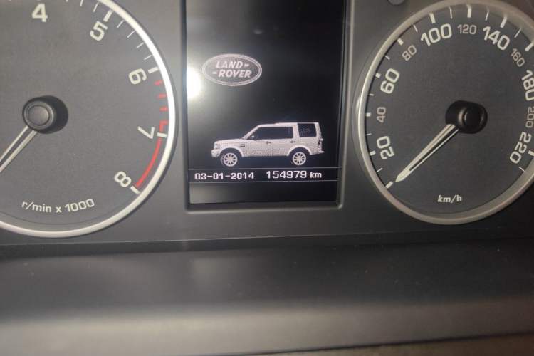 Used Land Rover Discovery 2016 3.0 SC Obsidian Black Heritage Edition HSE Odometer Close Up