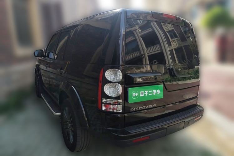 Used Land Rover Discovery 2016 3.0 SC Obsidian Black Heritage Edition SE Rear Left 45 Deg