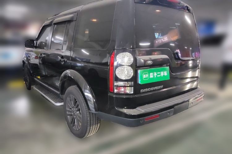 Used Land Rover Discovery 2016 3.0 SC Obsidian Black Heritage Edition HSE Rear Left 45 Deg