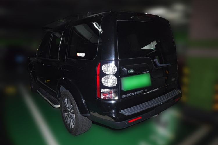 Used Land Rover Discovery 2016 3.0 SC Obsidian Black Heritage Edition HSE Rear Left 45 Deg