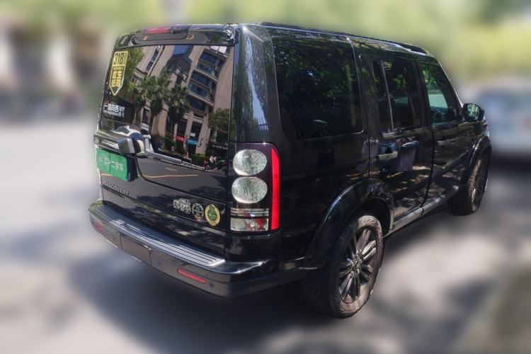 Used Land Rover Discovery 2016 3.0 SC Obsidian Black Heritage Edition SE Rear Right 45 Deg