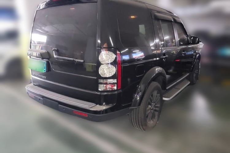 Used Land Rover Discovery 2016 3.0 SC Obsidian Black Heritage Edition HSE Rear Right 45 Deg