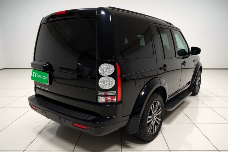 Used Land Rover Discovery 2016 3.0 SC Obsidian Black Heritage Edition SE Rear Right 45 Deg