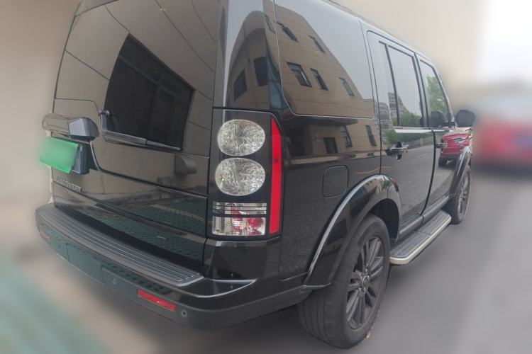Used Land Rover Discovery 2016 3.0 SC Obsidian Black Heritage Edition HSE Rear Right 45 Deg