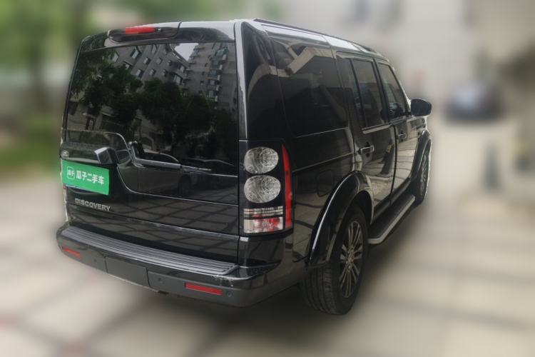 Used Land Rover Discovery 2016 3.0 SC Obsidian Black Heritage Edition SE Rear Right 45 Deg