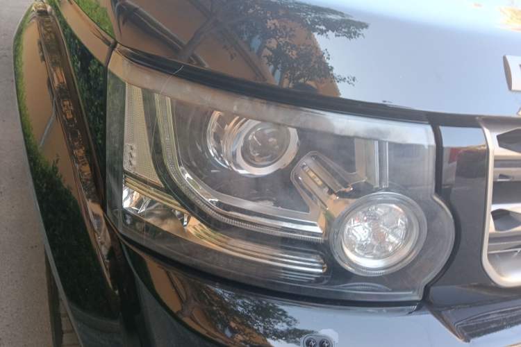 Used Land Rover Discovery  Right Front Headlight