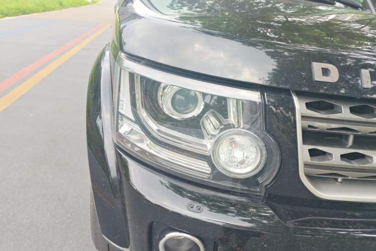 Used Land Rover Discovery 2016 3.0 SC Obsidian Black Heritage Edition HSE Right Front Headlight