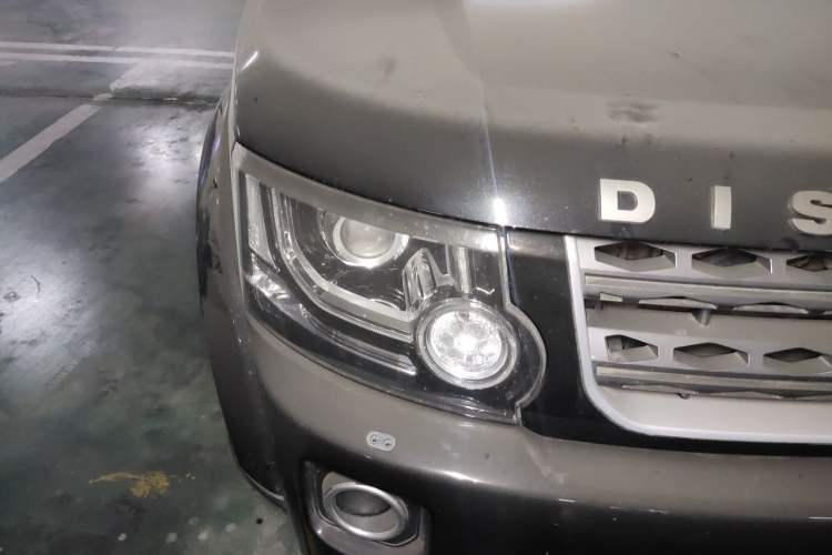 Used Land Rover Discovery 2016 3.0 SC Obsidian Black Heritage Edition HSE Right Front Headlight