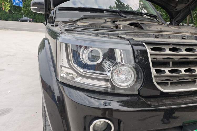 Used Land Rover Discovery 2016 3.0 SC V6 SE Right Front Headlight
