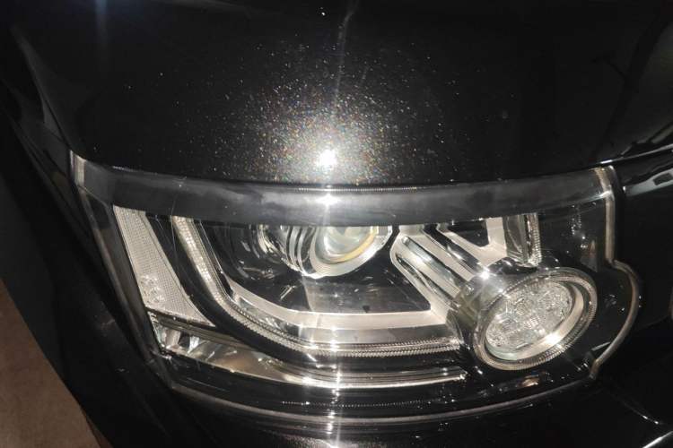 Used Land Rover Discovery  Right Front Headlight