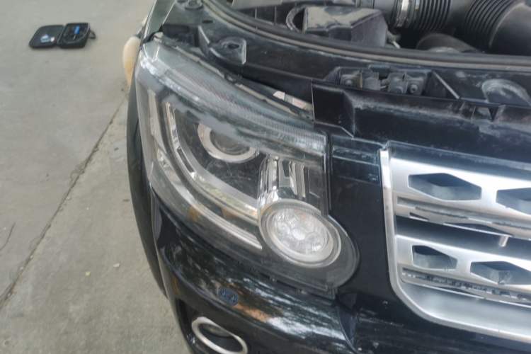 Used Land Rover Discovery 2016 3.0 SDV6 HSE Diesel Edition Right Front Headlight