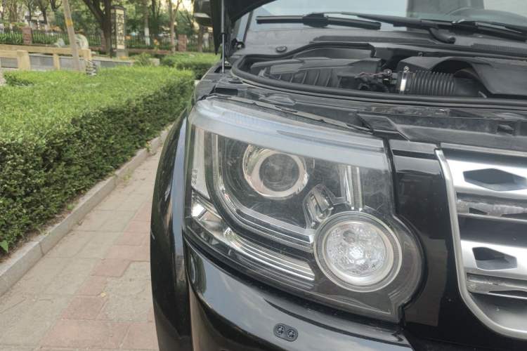 Used Land Rover Discovery 2016 3.0 SC V6 HSE Right Front Headlight