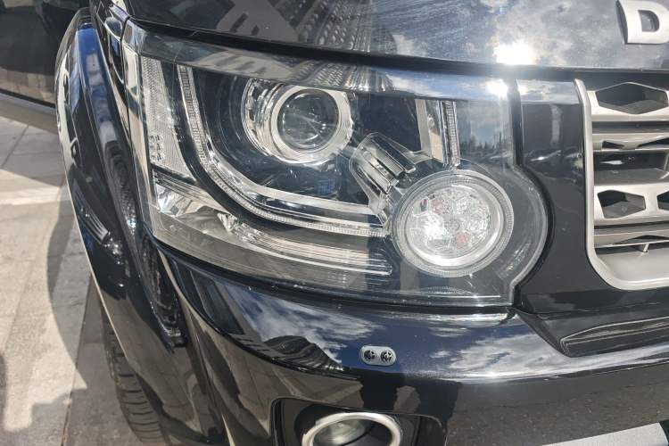 Used Land Rover Discovery  Right Front Headlight