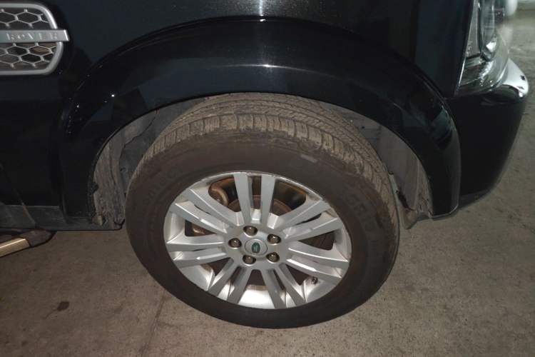 Used Land Rover Discovery  Right Front Wheel Hub