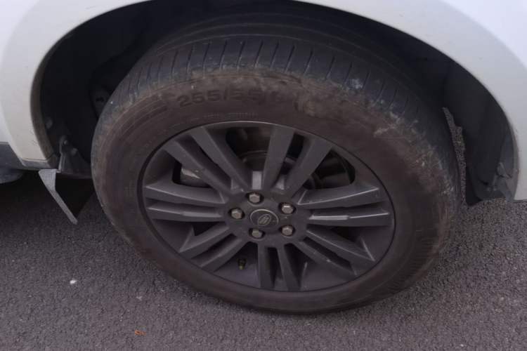 Used Land Rover Discovery 2016 3.0 SC Obsidian Black Heritage Edition SE Right Front Wheel Hub