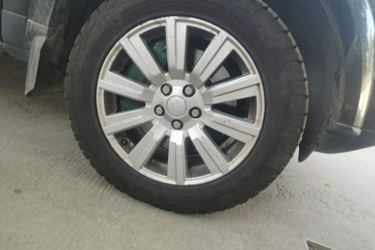 Used Land Rover Discovery 2016 3.0 SDV6 HSE Diesel Edition Right Front Wheel Hub