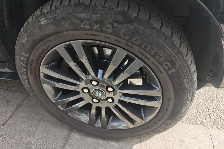 Used Land Rover Discovery  Right Front Wheel Hub