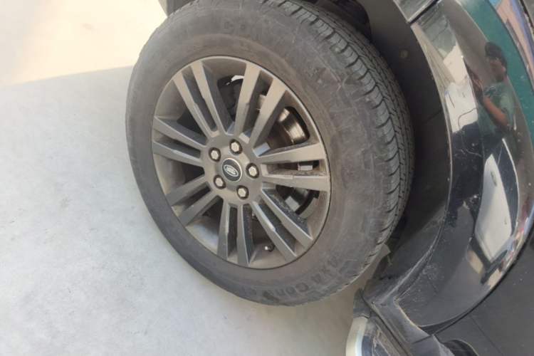 Used Land Rover Discovery  Right Rear Wheel Hub