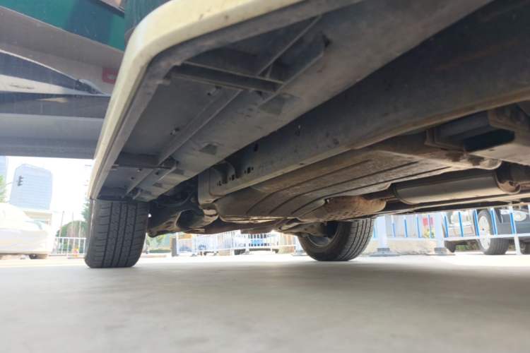 Used Land Rover Discovery  Right Side Sill
