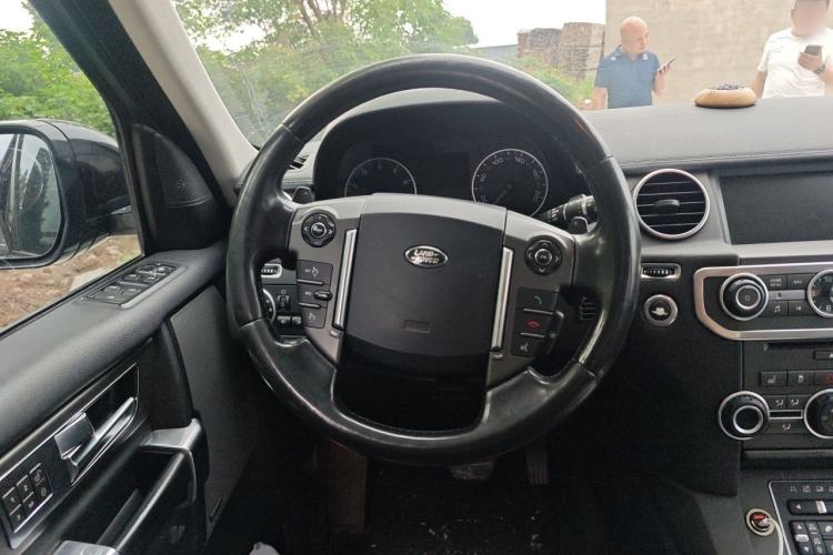 Used Land Rover Discovery 2016 3.0 SC V6 SE Steering Wheel