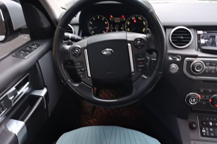 Used Land Rover Discovery 2016 3.0 SC Obsidian Black Heritage Edition SE Steering Wheel