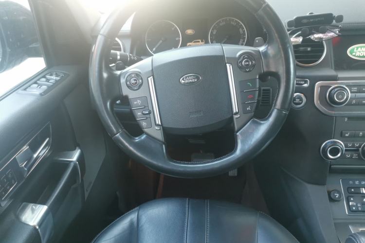 Used Land Rover Discovery 2016 3.0 SDV6 HSE Diesel Edition Steering Wheel