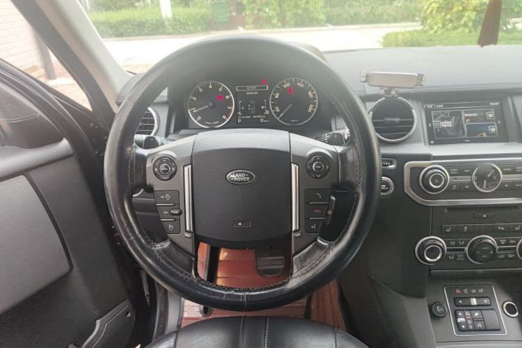 Used Land Rover Discovery 2016 3.0 SC V6 HSE Steering Wheel