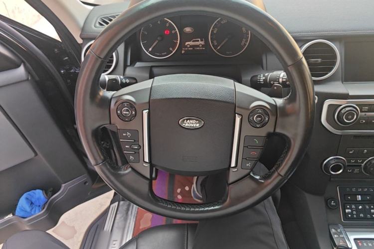 Used Land Rover Discovery 2016 3.0 SC Obsidian Black Heritage Edition HSE Steering Wheel