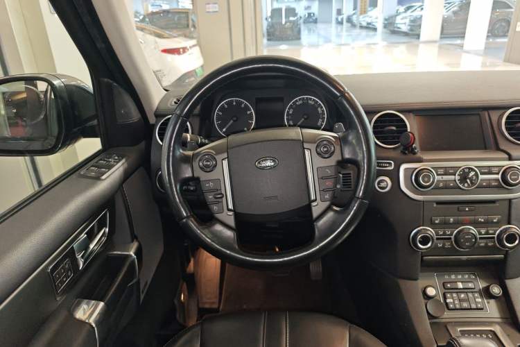 Used Land Rover Discovery 2016 3.0 SC V6 HSE Luxury Steering Wheel