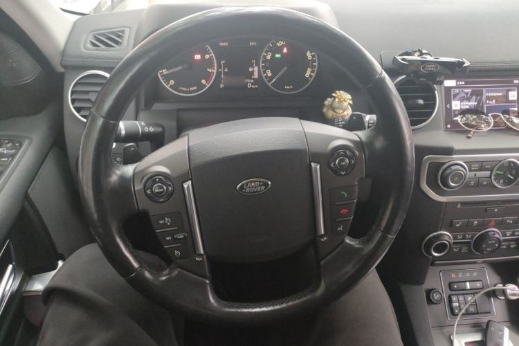 Used Land Rover Discovery 2016 3.0 SC V6 HSE Steering Wheel