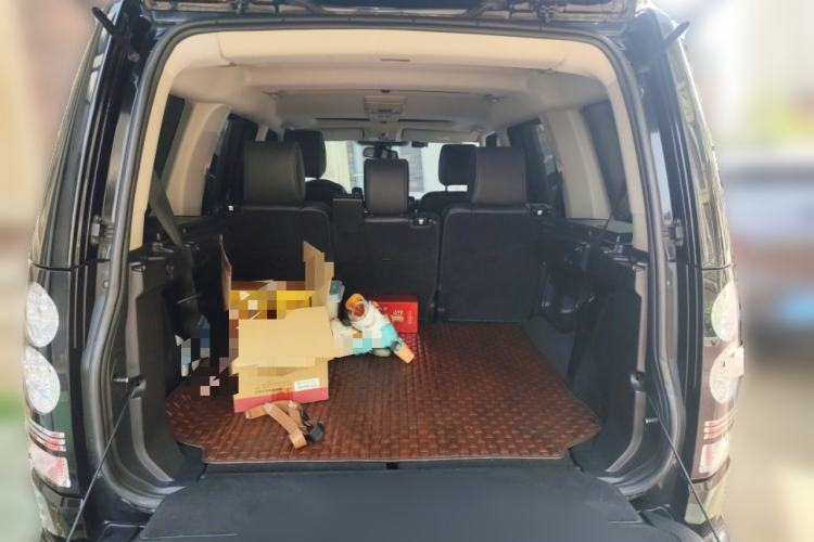 Used Land Rover Discovery 2016 3.0 SC Obsidian Black Heritage Edition SE Trunk