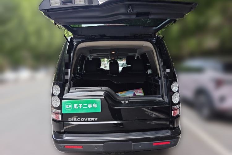 Used Land Rover Discovery 2016 3.0 SC Obsidian Black Heritage Edition SE Trunk