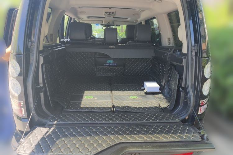 Used Land Rover Discovery 2016 3.0 SC V6 SE Trunk