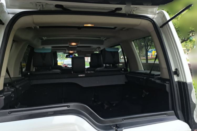Used Land Rover Discovery 2016 3.0 SC Obsidian Black Heritage Edition SE Trunk