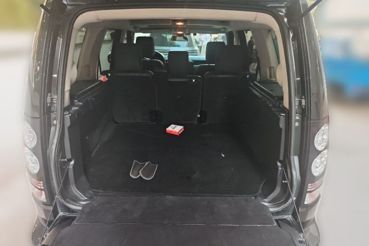 Used Land Rover Discovery 2016 3.0 SDV6 Black Edition HSE Diesel Version Trunk