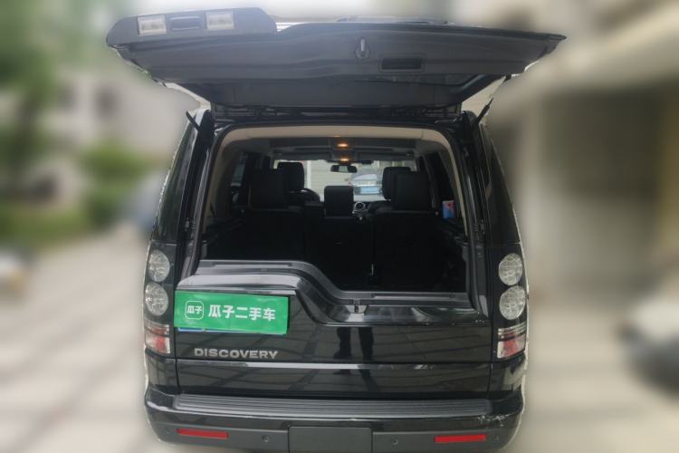 Used Land Rover Discovery 2016 3.0 SC Obsidian Black Heritage Edition SE Trunk