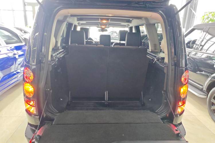 Used Land Rover Discovery 2016 3.0 SC V6 HSE Trunk