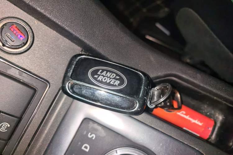 Used Land Rover Discovery 2016 3.0 SC V6 HSE Vehicle Key