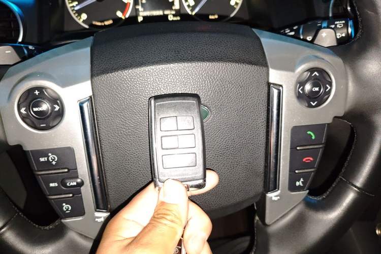 Used Land Rover Discovery 2016 3.0 SC V6 HSE Vehicle Key